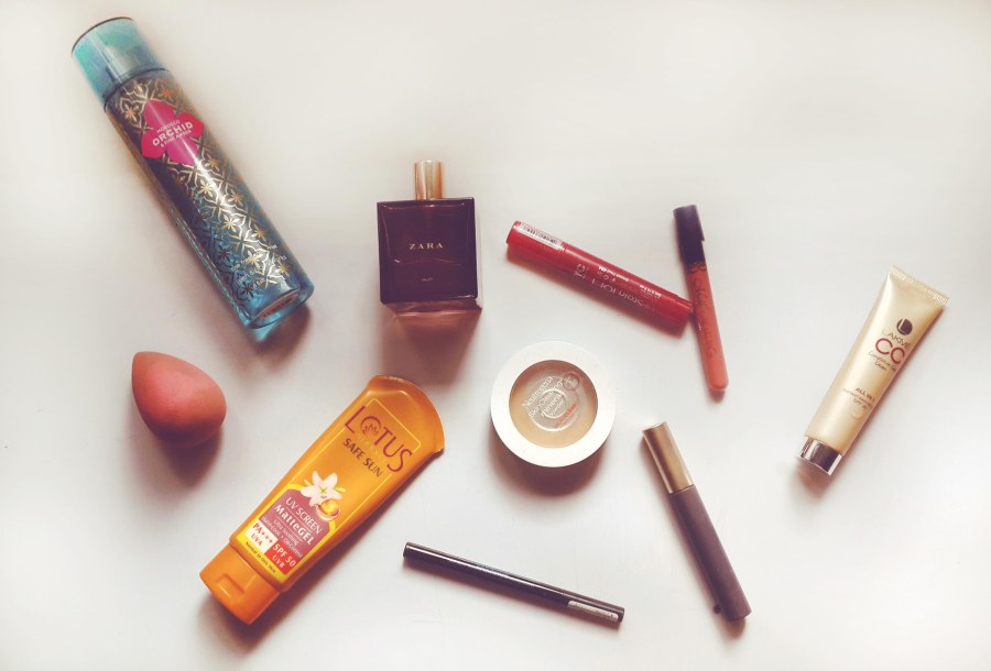 My summer essentials + tips for making your makeup last longer